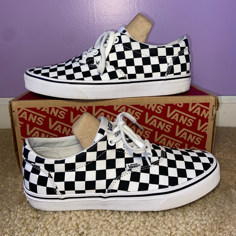 Size 8.5 WOMENS checkerboard Vans